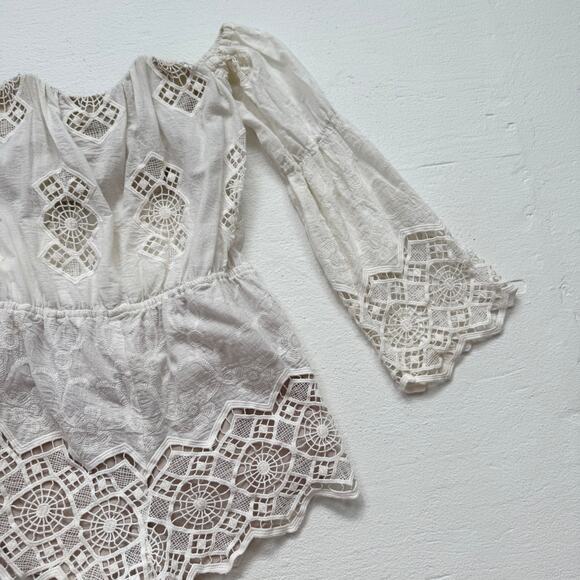 Stone Cold Fox Cream Lace Off Shoulder Romper, Size 1 (XS/S) - Picture 3 of 10